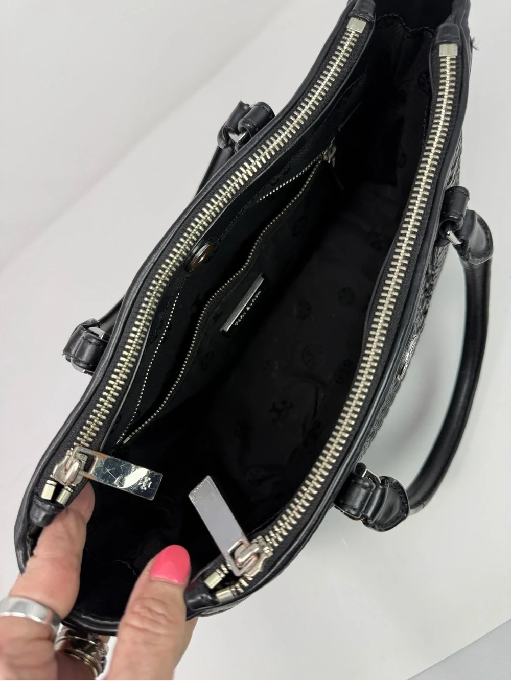 Tory Burch Robinson Black Basket Weave Leather Small Tote Satchel with Chain - Picture 7 of 16